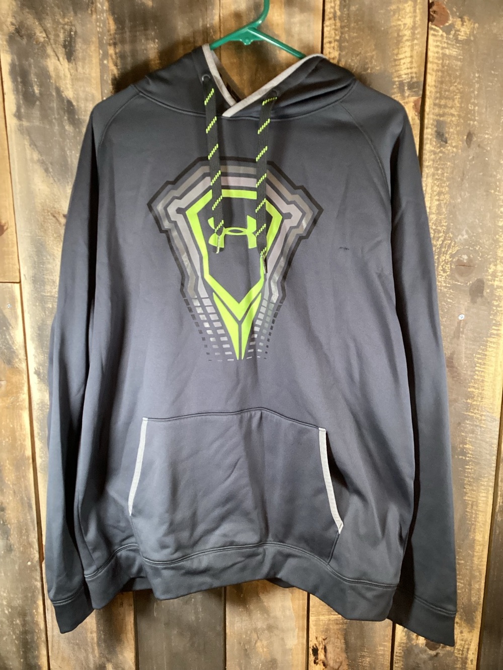Under Armour pullover hoodie men’s size XL